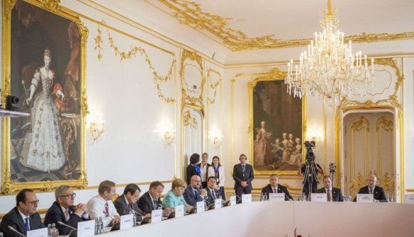 A válságban levő EU jövőjéről tárgyalnak Pozsonyban