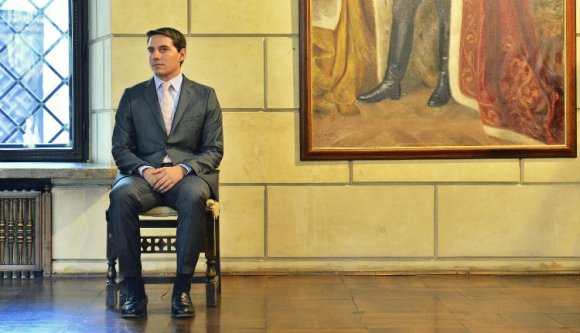 Miért tagadta ki Mihály király az unokáját?