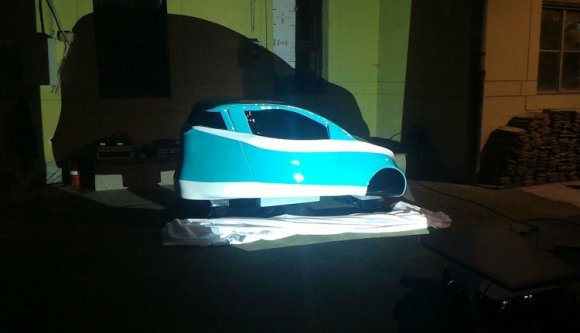 Itt az erdélyi fejlesztésű elektromos kisautó