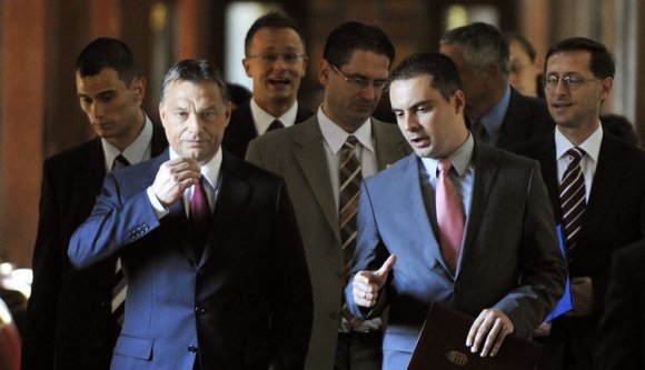 Kiderült, kivel módosítja a magyar alkotmányt a Fidesz