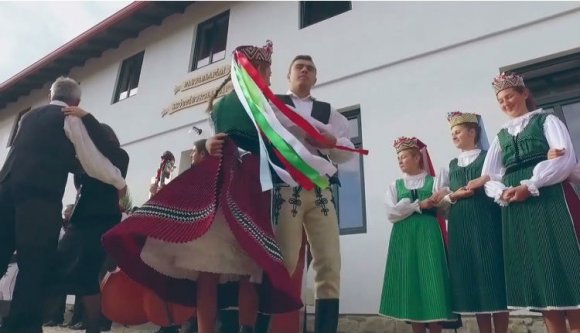 Ilyen egy folk-flashmob Magyarlapádon (VIDEÓ)
