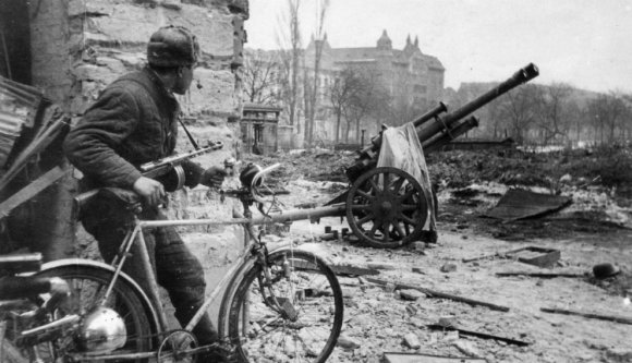 Magyarok tömegeit hurcolták el németként  „három napos” munkára