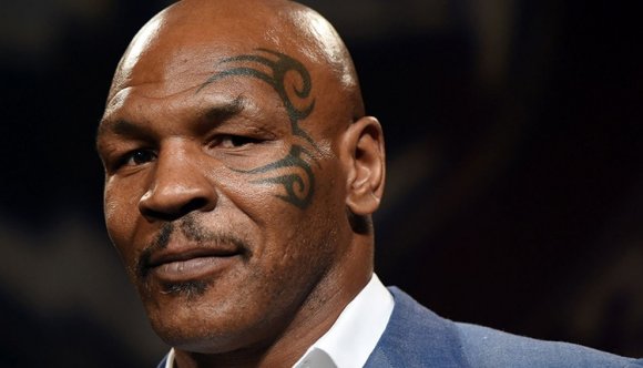 Ezt olvassuk el többször is: Mike Tyson a parlamentben