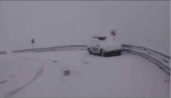 Ha a Transzfogarasra megy, vigyen magával hólapátot