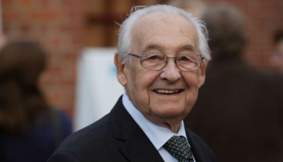 Elhunyt Andrzej Wajda