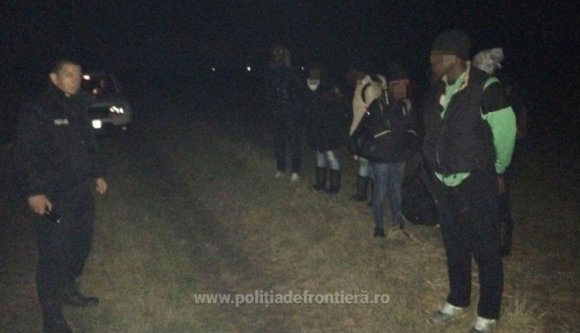 Ismét elfogtak tizennégy migránst a szerb-román határon