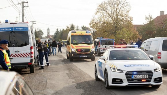 Szélsőjobbos vezető lőtt le egy rendőrt Bőnyben