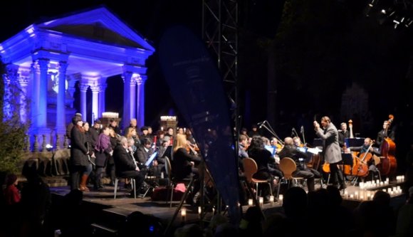 Komolyzenével törték meg a Házsongárdi temető évszázados csendjét (VIDEÓ)