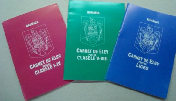 Márpedig magyar iskolában magyarul írunk az ellenőrzőbe!