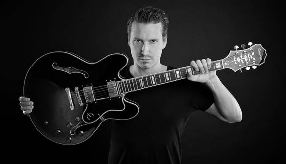 Körbeturnézza Erdélyt Pély Barna