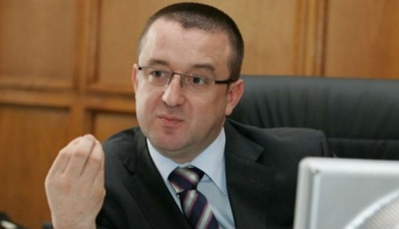 Korrupcióval gyanúsítják az adóhivatal korábbi vezetőjét