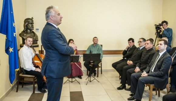 Semjén: korrupcióellenes harcnak álcázzák az erdélyi magyarok megfélemlítését