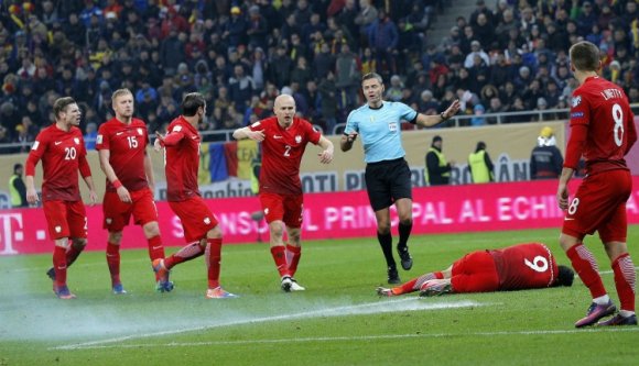 A román válogatott csúnya vereséget szenvedett a lengyelektől