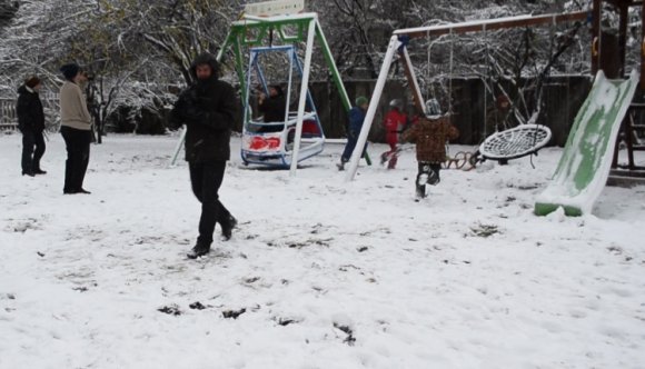 Így hintáztatják Kolozsváron a fogyatékkal élőket (VIDEÓ)
