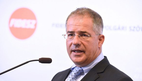 Az RMDSZ-nek kampányolt Nagyváradon a Fidesz frakcióvezetője