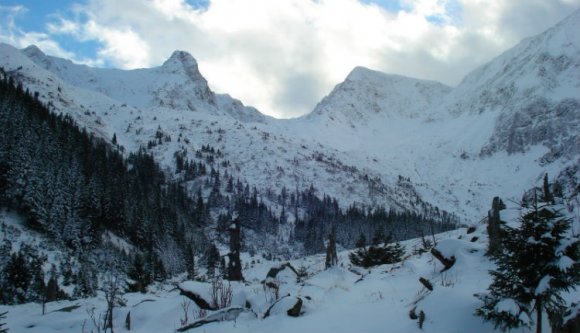 Egy férfi holttestére bukkantak a Fogarasi-havasokban