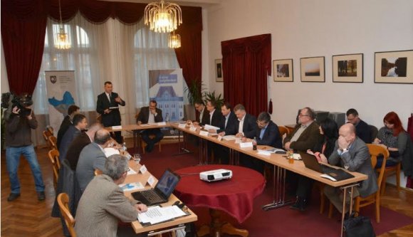 Közösen lépnek fel a jogsértések ellen a székelyföldi polgármesterek