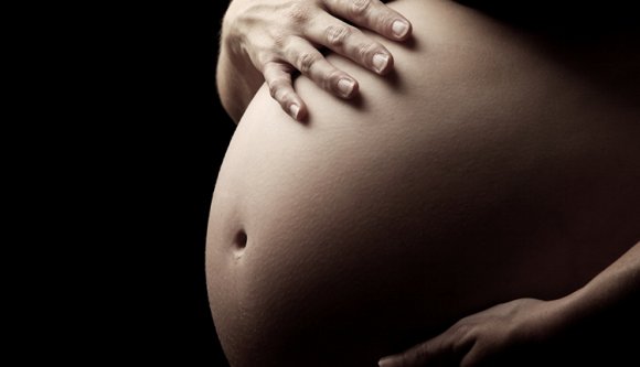 A fürdőkádban kívánt szülni egy kolozsvári nő – a csecsemő meghalt