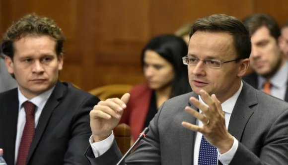 Eltiltották a magyar diplomatákat a románok ünnepségeiről