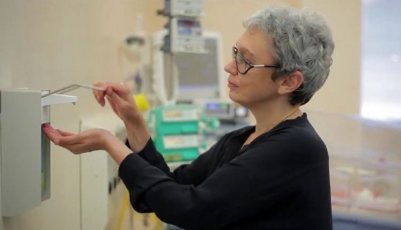 Kórházi kézfertőtlenítésért kampányol a szaktárca