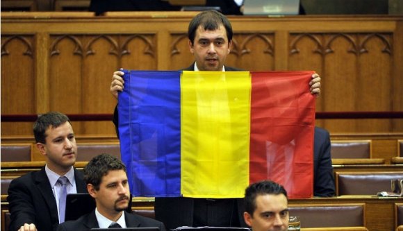 Jobbik: Szijjártó rendelje be a román nagykövetet Băsescu miatt