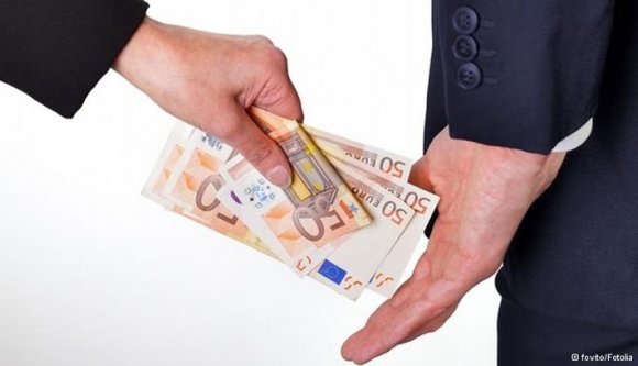 A romániai polgárok egyharmada adott már kenőpénzt