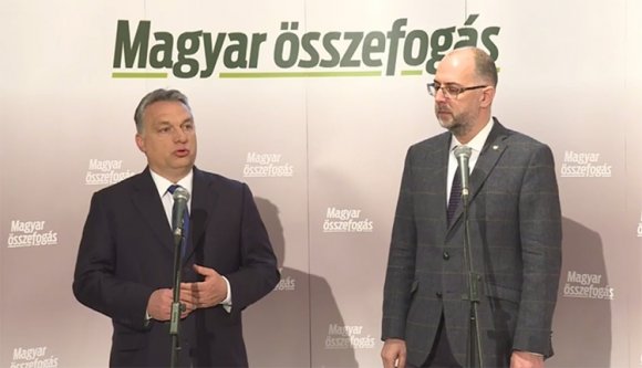 Orbán Viktor emeli kalapját
