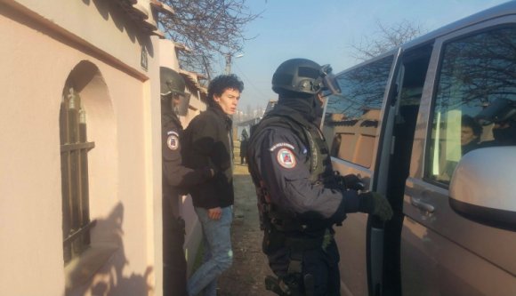 Iszlám hitre akarta téríteni cellatársát a román dzsihadista