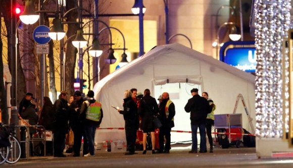 Elkapták a berlini merénylő feltételezett társait