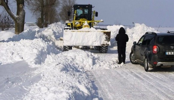 74 vasúti, 19 légi járatot töröltek
