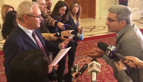 Magas a feszkó a parlamentben (VIDEÓ)