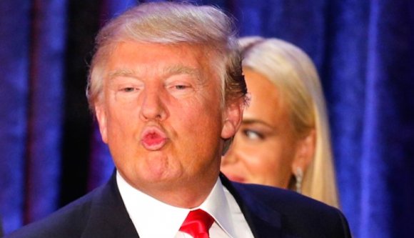 Prostituáltak, vizelés Obamáék ágyára Moszkvában – durva dolgokkal vádolják Trumpot