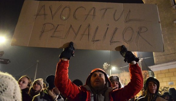 A nép sétált egyet a Nép Ügyvédje ellen