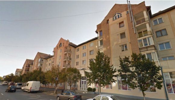 Az udvarhelyi városháza kivizsgáltatná az utcára tett diáklány ügyét