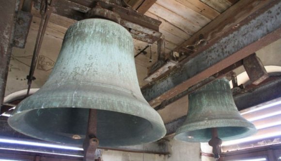 102 adót töröltek, a harangadót nem