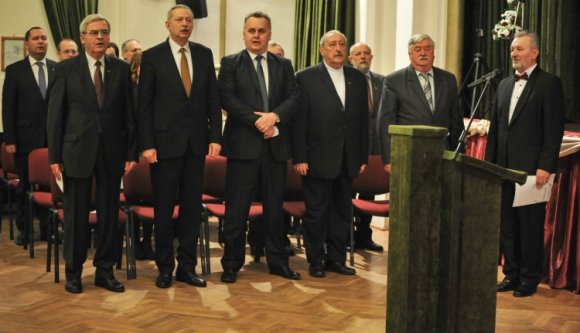 Tőkés László: folytatnunk kell a köz javára vállalt szolgálatunkat