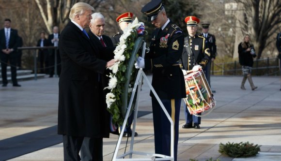 Ma iktatják be Trumpot, aki Soros szerint diktátor lenne