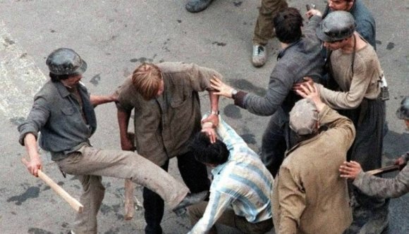 A lakosság segítségével azonosítanák a bányászjárás száz áldozatát