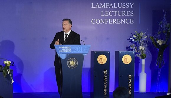 Orbán: a nemzetek feletti Európa egy illúzió, Brüsszel egy utópia rabja