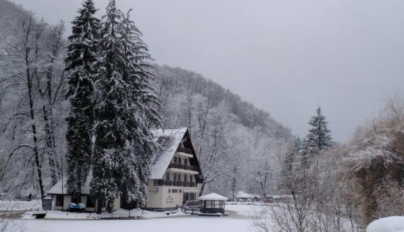 A GPS miatt eltévedt magyar turistákat mentettek a hegyimentők