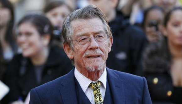 Elhunyt John Hurt