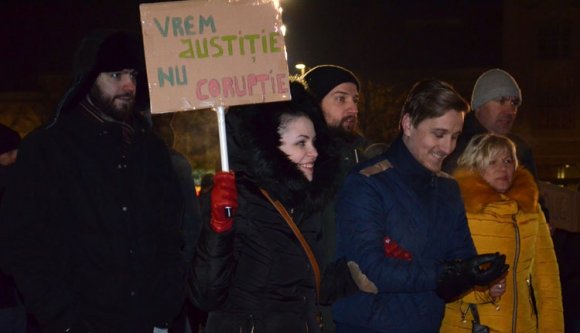 Százan tüntettek Kolozsváron, hogy Dragnea ne ússza meg