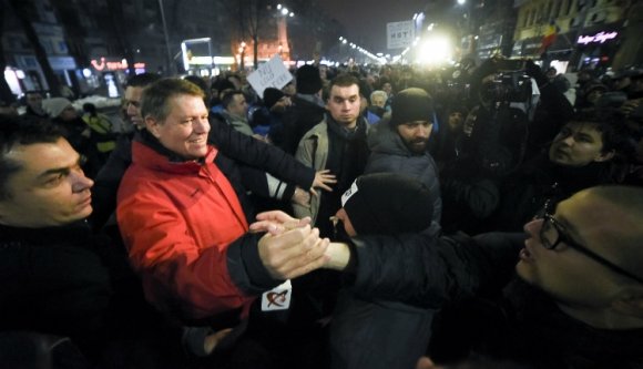 Az államfő a kormányrendelet eltörlését kéri Grindeanutól