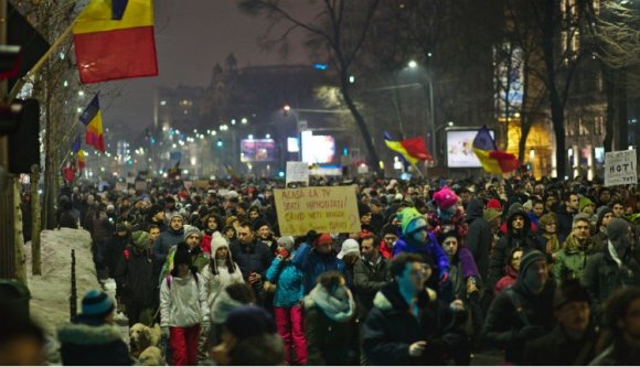 A korrupció elleni tüntetések átívelnek a határokon
