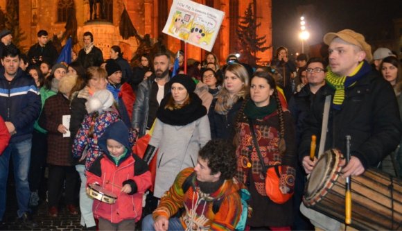 Ötödjére hív az utca (PERCRŐL PERCRE)