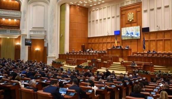 Elfogadta a parlament az idei költségvetést