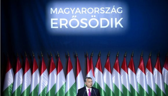 Orbán: érezzük azt 2017 végén, hogy „ment ez, mint a karikacsapás”