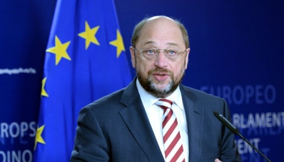 Szabálytalanul egyengethette bizalmasai karrierjét Schulz