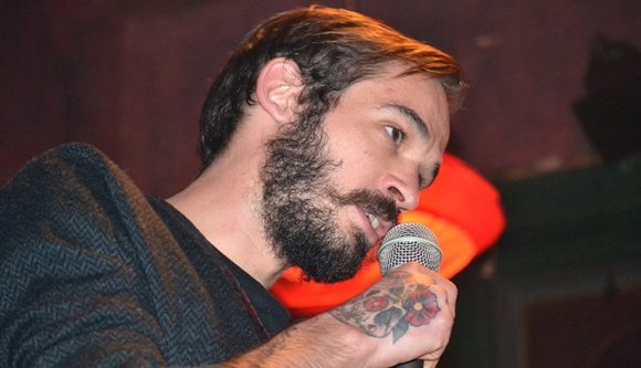 Fontos díjat kapott Horváth Benji költő és slammer