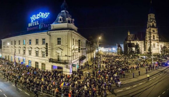 Ha van egy kis szabadideje, menjen ki tüntetni